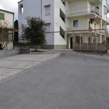 Apartman Alfa *